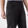 Clarkia Damenhose mit weitem Bein